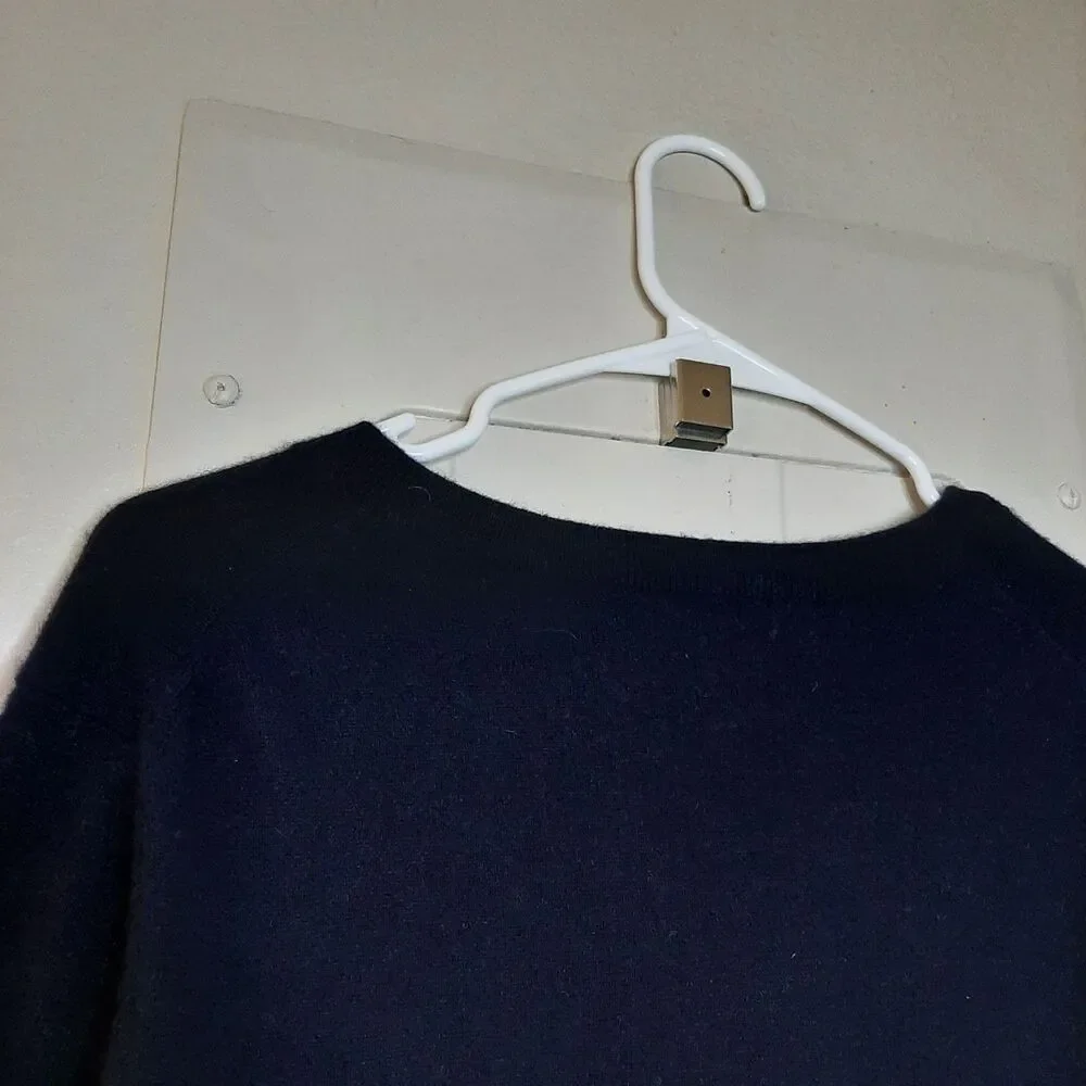 Vince Sweater Black Women Size XS 100% Cashmere Pullover V-Neck Long Sleeves - Picture 11 of 11